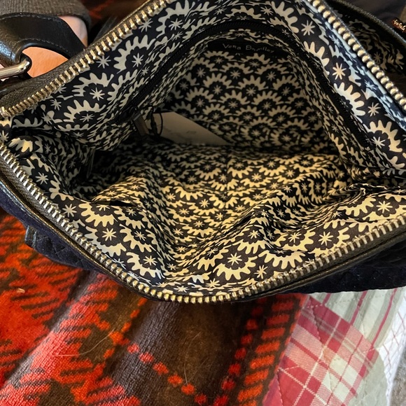 New- Vera Bradley black quilted purse - Picture 3 of 4
